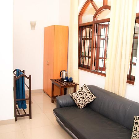 Angel Inn Guest House Negombo Exterior photo
