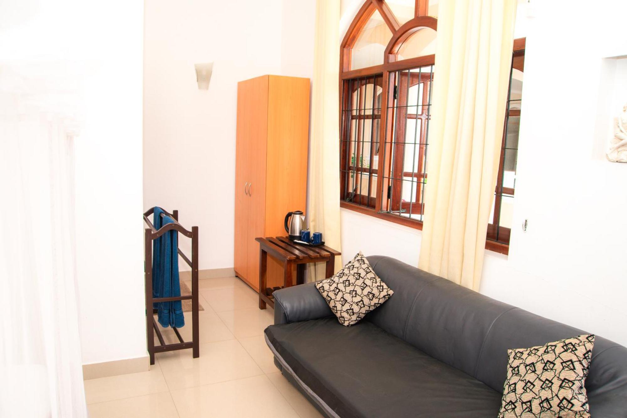 Angel Inn Guest House Negombo Exterior photo